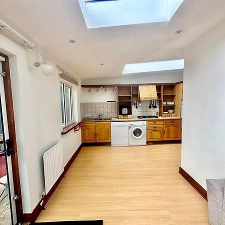 Vila 4 Bed House In Daneby Road,Se6 Catford Exteriér fotografie