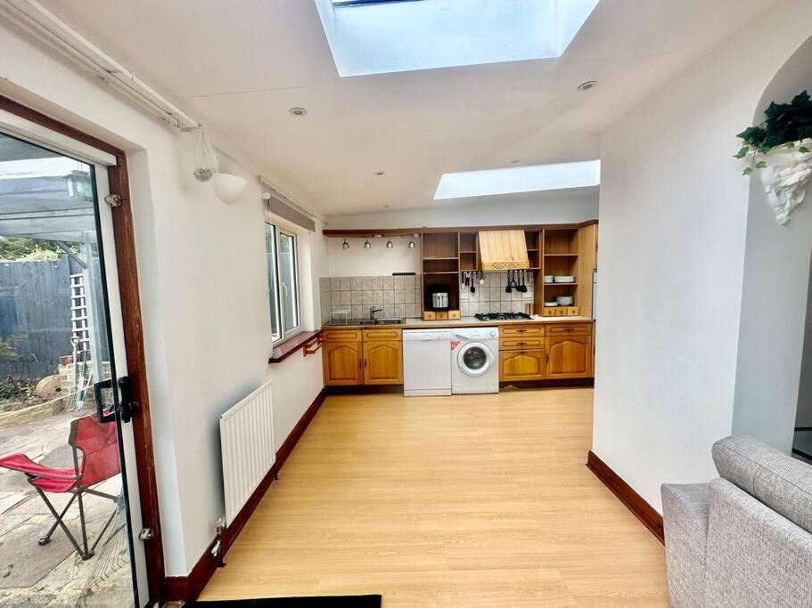 Vila 4 Bed House In Daneby Road,Se6 Catford Exteriér fotografie