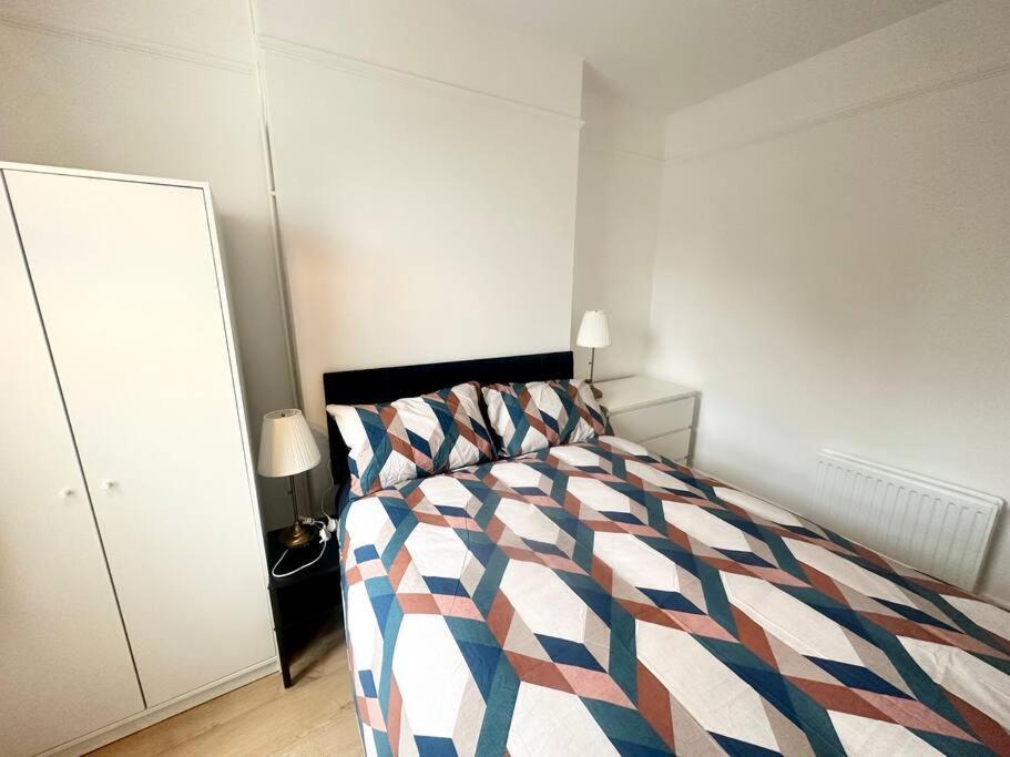 Vila 4 Bed House In Daneby Road,Se6 Catford Exteriér fotografie