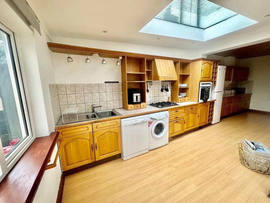 Vila 4 Bed House In Daneby Road,Se6 Catford Exteriér fotografie