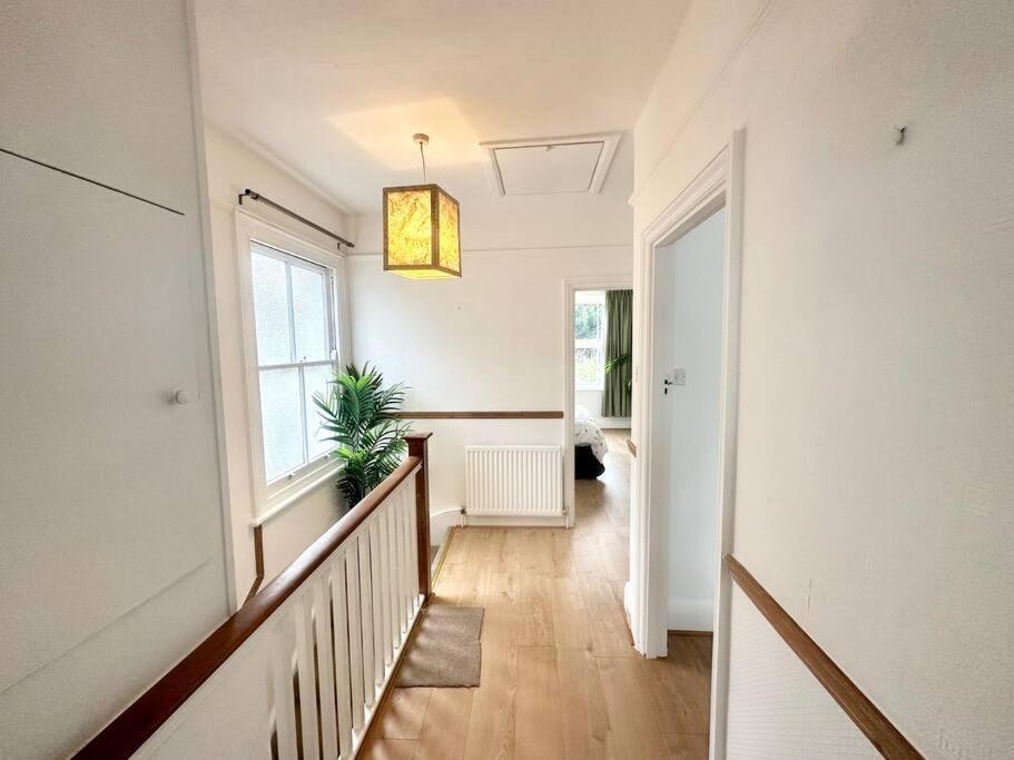 Vila 4 Bed House In Daneby Road,Se6 Catford Exteriér fotografie